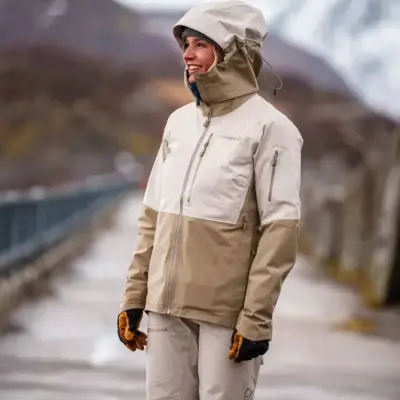 Norrøna Women's Lofoten GTX Jacket åka skidor