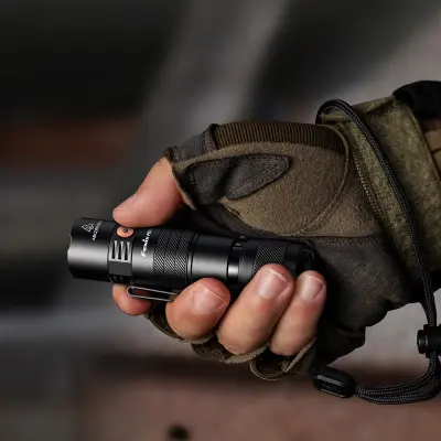 Fenix PD26R ACE handficklampa
