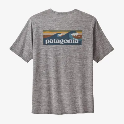 Patagonia M's Cap Cool Daily Graphic Shirt - Water Boardshort Logo Abalone Blue: Feath - XL