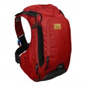 USWE Patriot 15 BP (back protector) 12L Last/3L Vätska Snow Chili Red